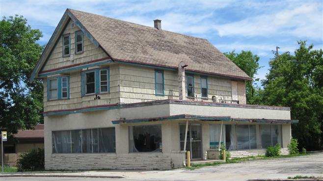 The former Vogue Cleaners site is contaminated and in need of remediation, officials say.